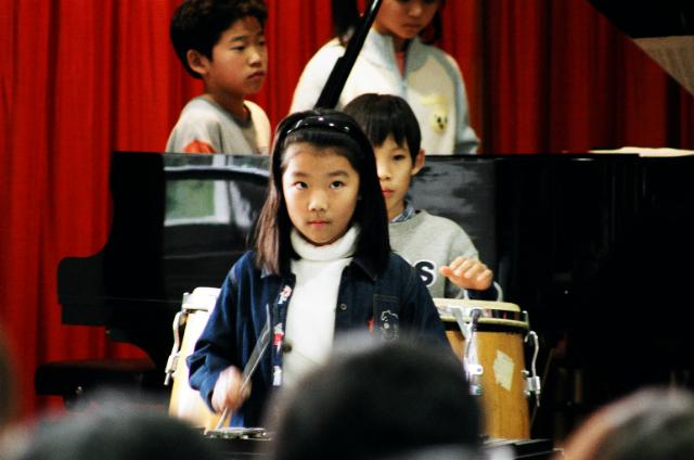 2003ongakukai01.jpg (32945 oCg)