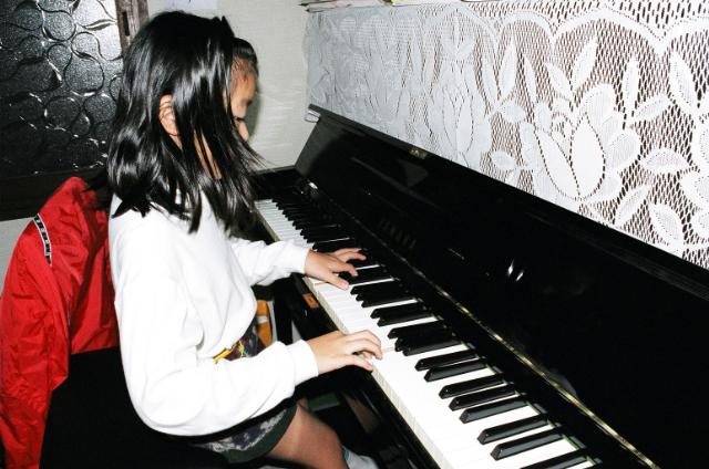 2003piano02.jpg (52923 oCg)